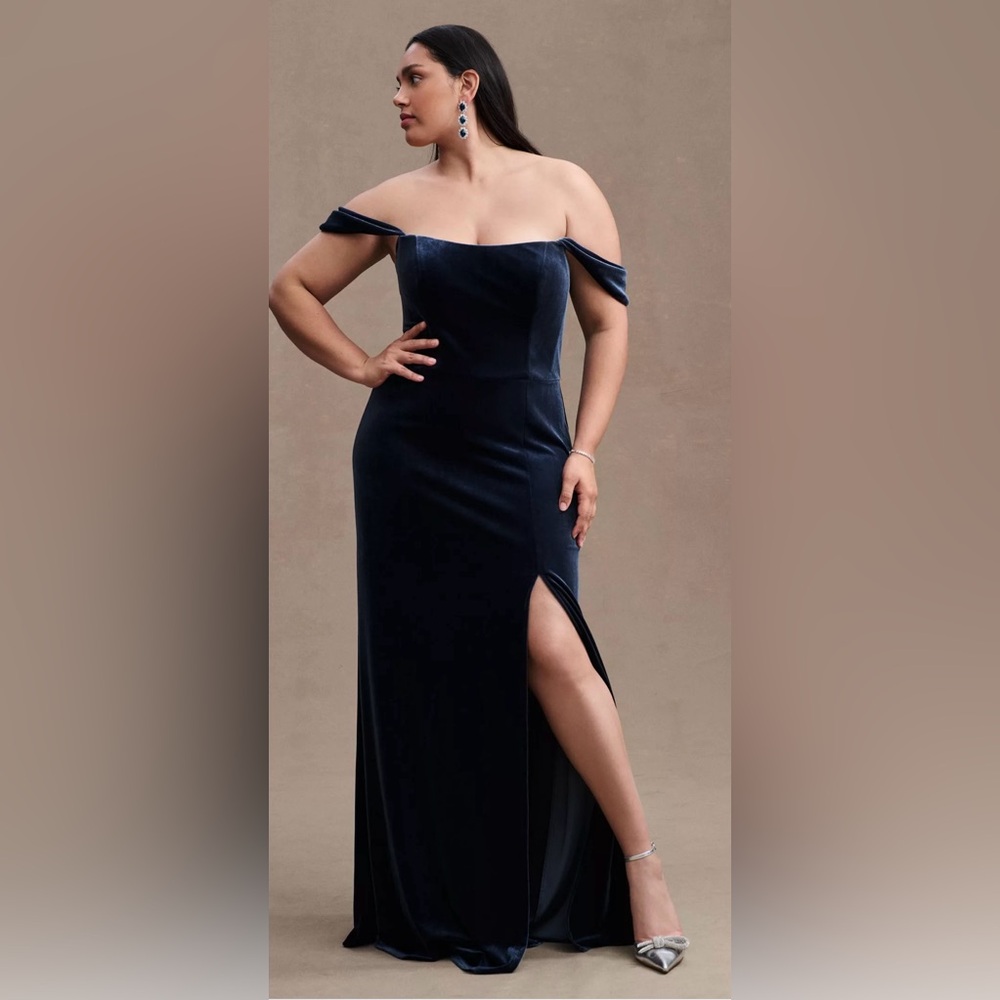 Jenny Yoo Issa Off-The-Shoulder Stretch Velvet Column Gown